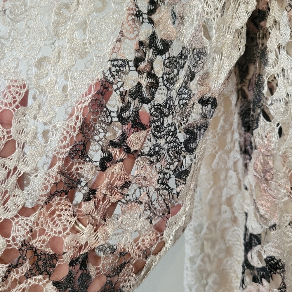 Brittany Black Plus Size Vintage Cream Floral Drapey Lace Lined Top. Y2k Size 1X - Picture 7 of 9